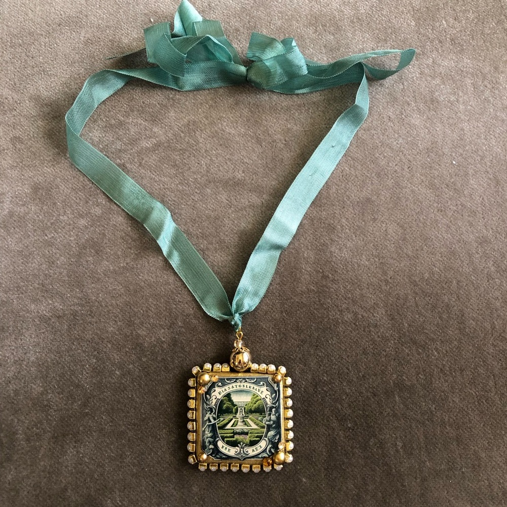 Handmade Green and Gold Pendant Necklace with faux pearl edging